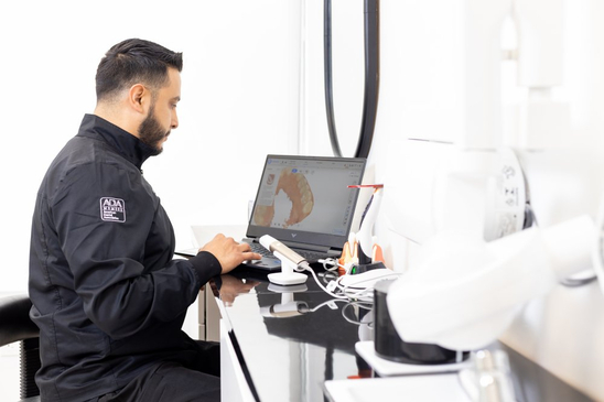 Slider image (6) Ivan Implant Cosmetic Dental